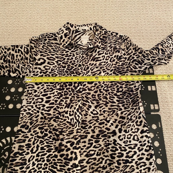 Chico's Leopard Print Button Down Tunic 1 - Picture 6 of 10